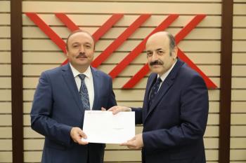 Rektörümüz YÖK Başkanı Prof. Dr. Yekta Saraç’tan Rektörlük Atama Belgesini Teslim Aldı